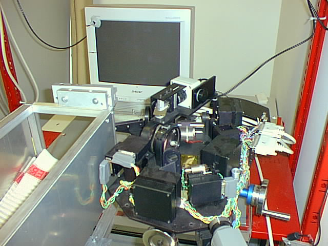 The eyetracker from above.